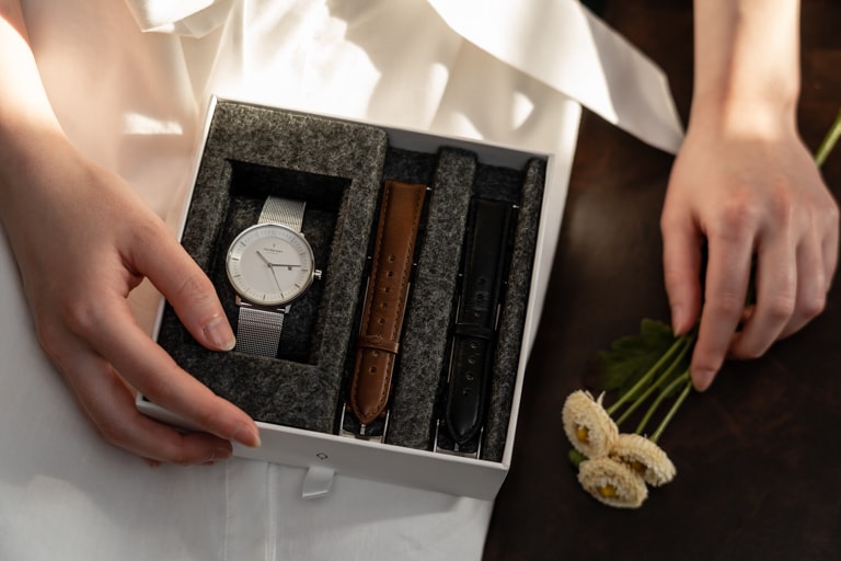 女性にプレゼントすべき腕時計ブランド2023。人気おすすめランキング 