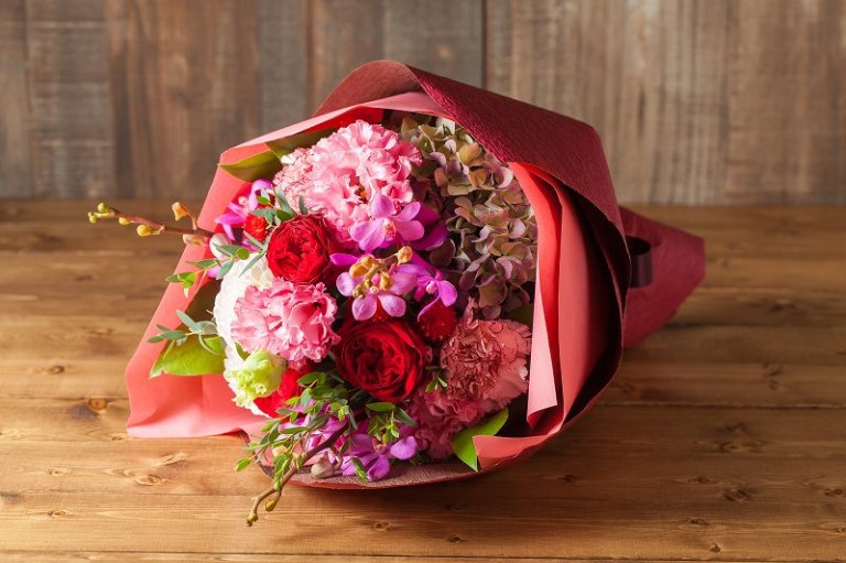 HUG FLOWERS【お祝い】花束と花器のセット-花束と花器ネーゼヴェンティ-Ⓐ_商品画像