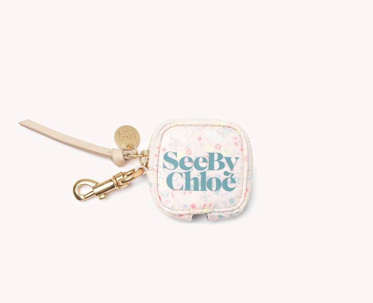 See By Chloé_essential airpodsケース_商品画像①