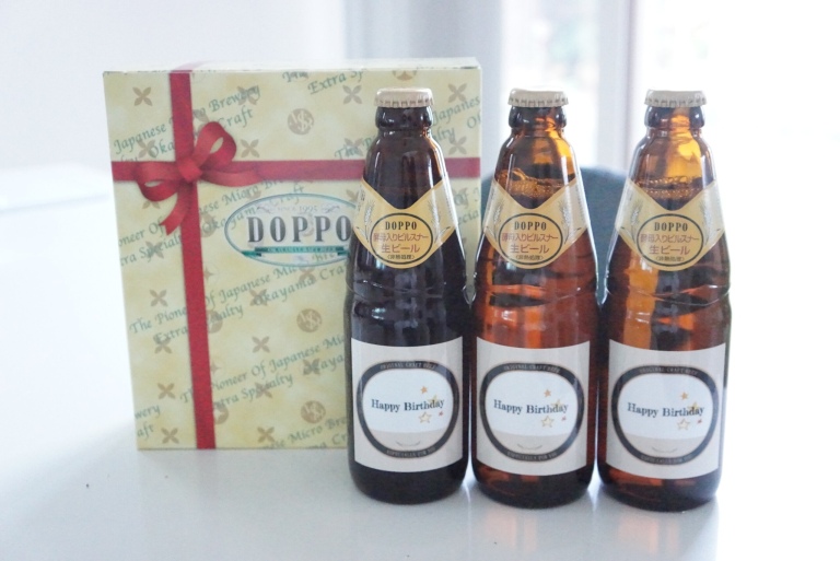 SNAP BEER_包装のボックスとビール