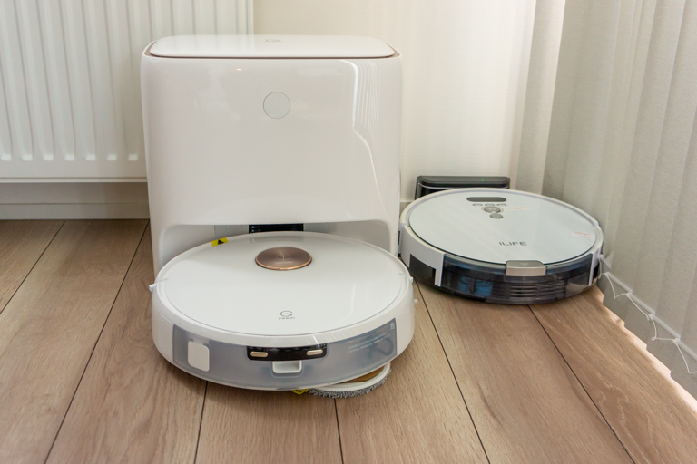 yeedi Floor 3+_他社のロボット掃除機とのサイズ比較